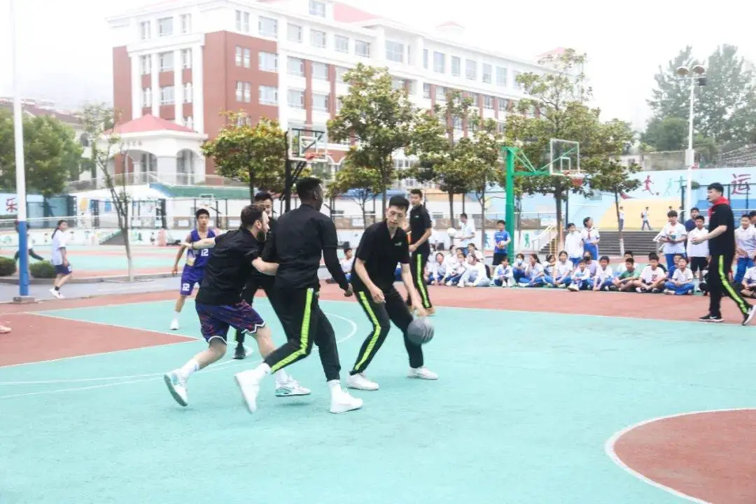 如何通过团队训练提升分卫配合能力_0
